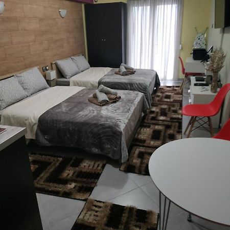 G M 1 Rooms Kentro In The Heart Of The City Лариса Экстерьер фото